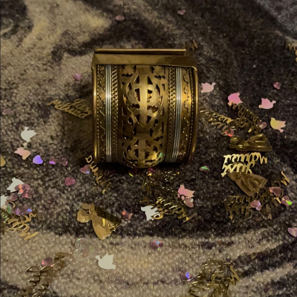 Accessory - Picture 2 of 4